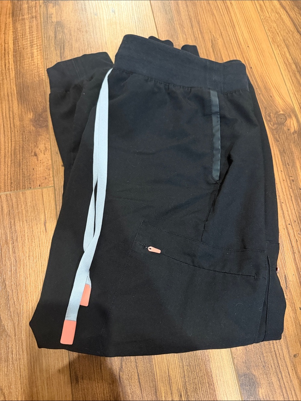 FIGS scrub joggers - medium